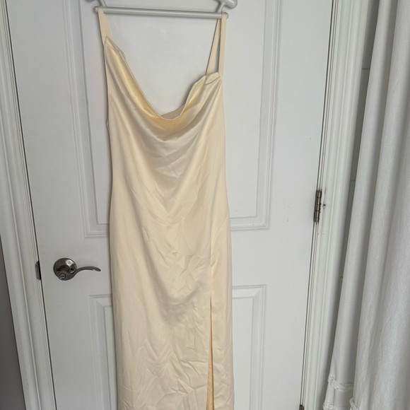CAMILA COELHO
Reyna Maxi Dress In Pearl White size XS - Picture 10 of 15
